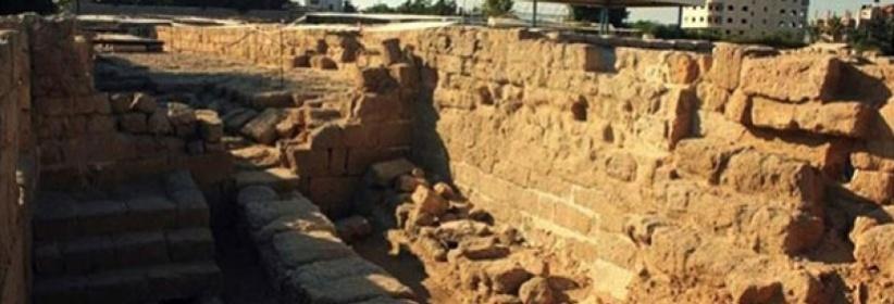 تجدد اعمال التجريف والتدمير في موقع تل السكن الاثري بغزة