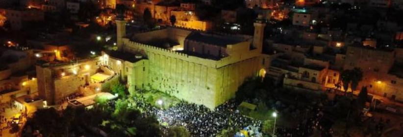 الخليل : 35 الف مستوطن يقتحمون الحرم الابراهيمي الشريف