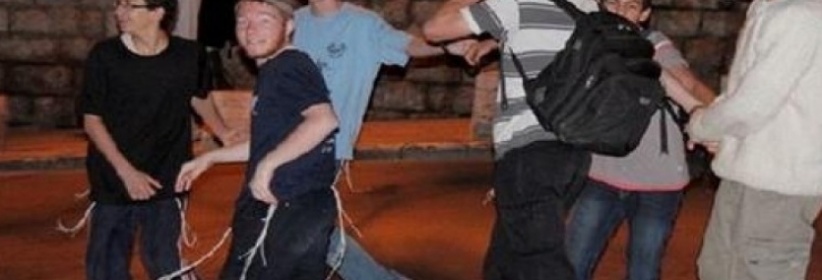 إصابة مواطنين عقب استهداف مستوطنين مركبتهما جنوب نابلس