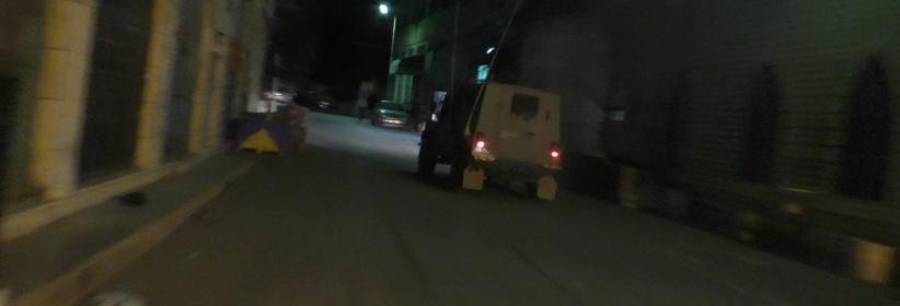 اختناقات ببيت أمر وإخطار بهدم صرح شهيد بالخليل