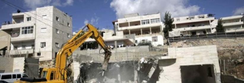 هدم بناية في العيسوية واعتقالات في الطور