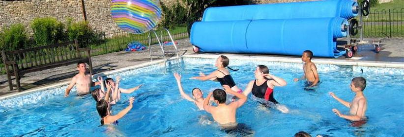 طبيب: مياه حمامات السباحة قد تؤدي إلى الوفاة