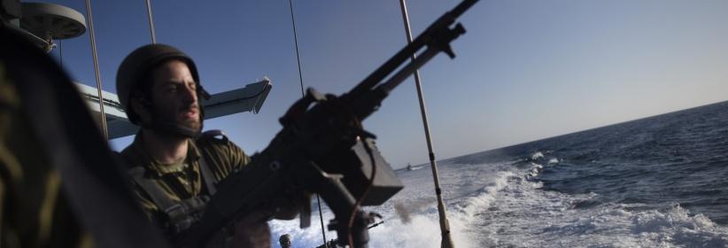 الاحتلال يعتقل شابين بعد اطلاق النار عليهما ببحر غزة