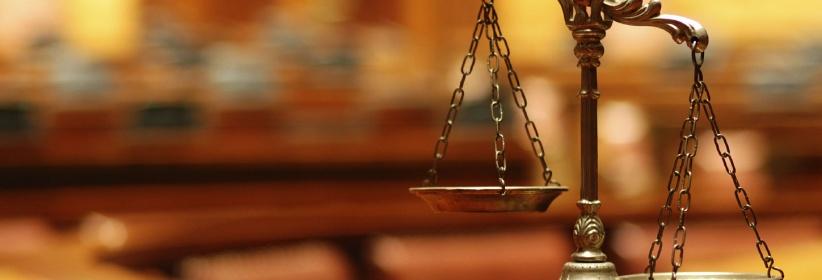 توقيف محامي والنقابة تطالب باستقالة الحكومة