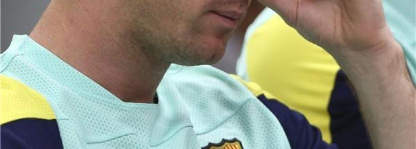 بالصور : رئيس برشلونة يعلن رحيل فيلانوفا عن تدريب الفريق بسبب المرض