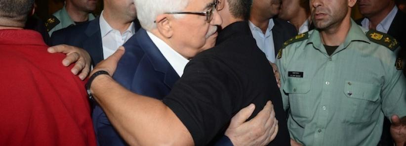 بالصور : الرئيس في استقبال الأسرى