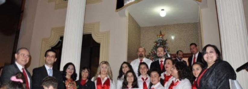 سفارة فلسطين بالبحرين تحتفل باضائة شجرة الميلاد