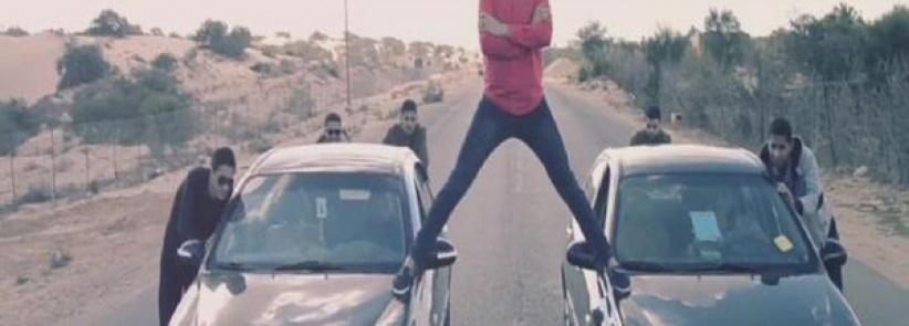 بالفيديو : شبان من غزة يقلدون إعلان 