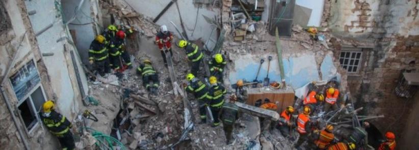 مصرع خمسة فلسطينيين اثر انفجار اسطوانة غاز وانهيار مبنى بمدينة عكا