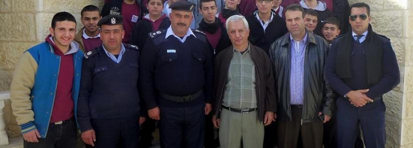 الشرطة تستضيف 40 طالب من كلية تراسنطة في بيت لحم