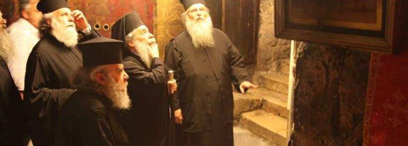 بالصور: غبطة البطريرك ثيوفيلوس الثالث بطريرك يتفقد كنيسة المهد بعد الحادث