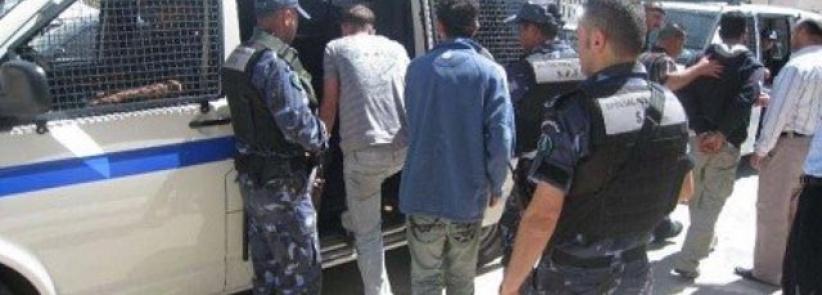 الشرطة تكشف ملابسات قضية تزوير أوراق ثبوتية وتضبط لوحات أرقام مسروقة في المحافظة