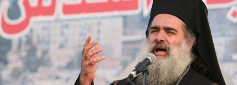 المطران حنا: المسيحيون لن ينسلخوا عن قوميتهم العربية