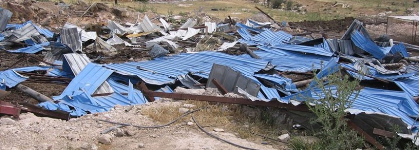 الاحتلال يهدم 3 منازل سكنية و3 بركسات في الطور بالقدس