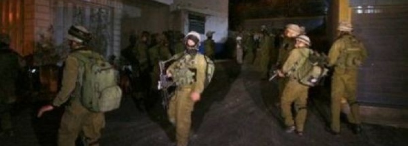 اعتقال 4 شبان وإغلاق حواجز قرب نابلس