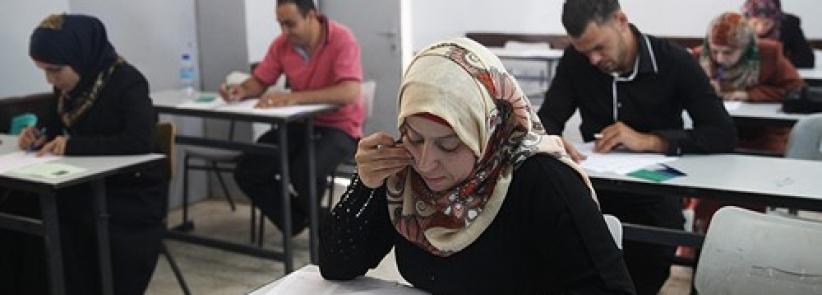 43 ألف خريج بالضفة يتقدمون لامتحان التوظيف