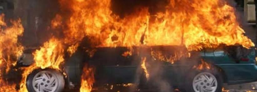 سيارة رئيس بلدية الزبابدة تشتعل والفاعل لاذ بالفرار