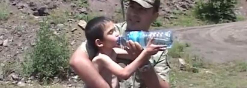 العثور على طفل تاه من والديه في غابات تركيا بعد 6 أيام من اختفائه (فيديو)