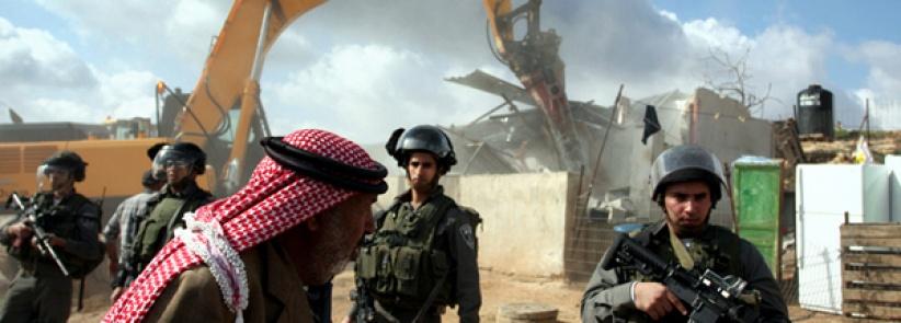 إخطار بهدم منزل في يطا