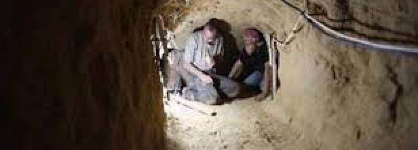 فقدان 7 عمال بانهيار نفق على حدود رفح