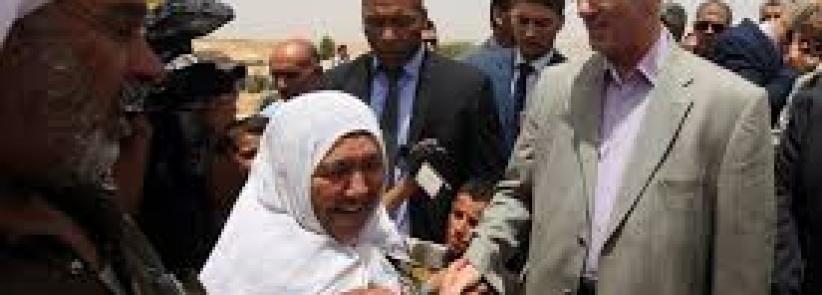 الحمد الله يتفقد قرية 