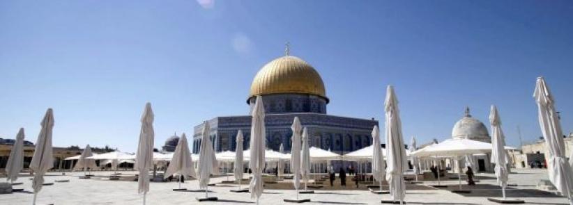 مبادرة نسائية لتنظيف ساحات المسجد الأقصى