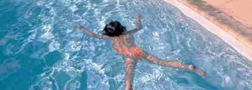 مصرع طفلتين غرقاً في غزة