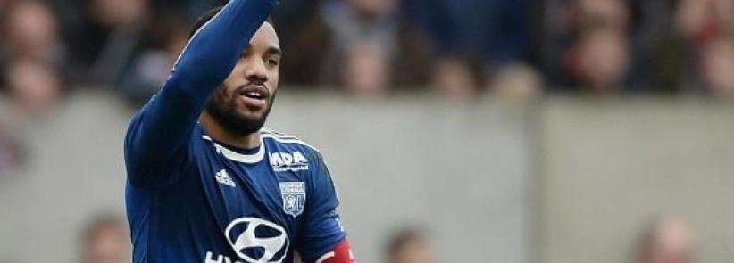 هداف الدوري الفرنسي يريد البقاء في ليون