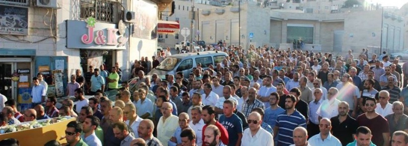 مئات المواطنين يشيعون جثمان المواطنة امل عودة من بيت ساحور