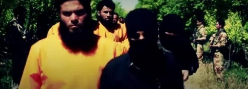 فيديو مروع ... اعدام 18 عنصرا من داعش على يد جيش الاسلام