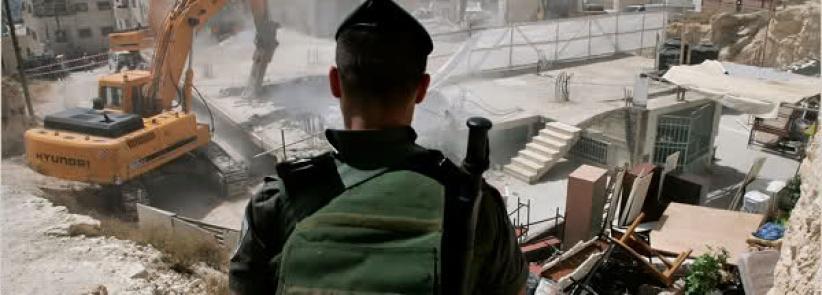 هدم قاعة أفراح ومنشآت تجارية شمال القدس