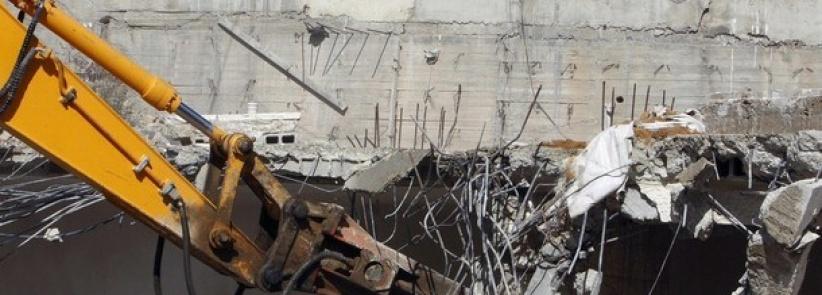 الاحتلال يوزع أوامر هدم وترحيل ووقف بناء لعشرات المساكن في القدس