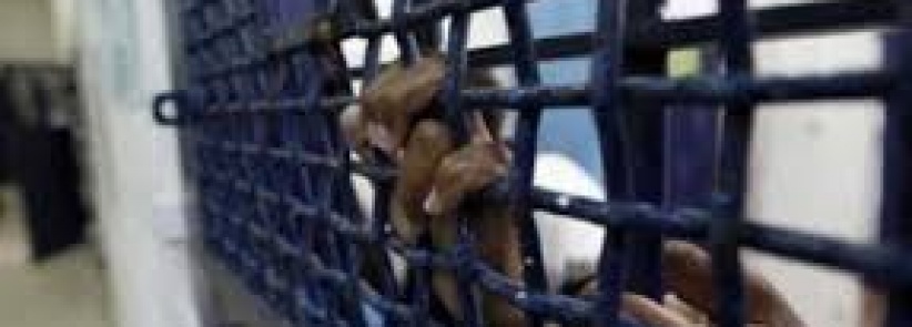 60 معتقلًا إداريًا يشرعون بمقاطعة المحاكم العسكرية