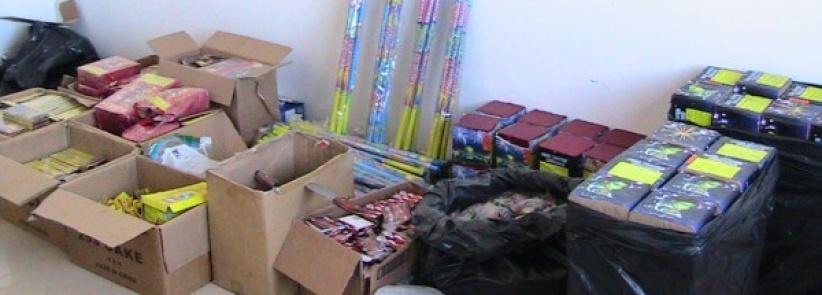 الشرطة تضبط أكثر من 700 عبوة من الألعاب النارية في الخليل