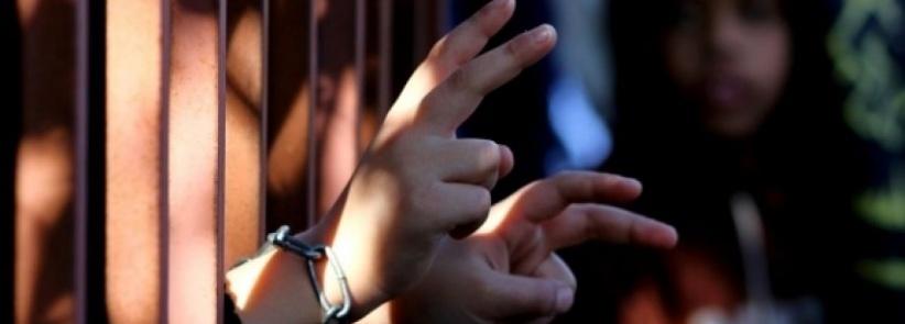 الاحتلال يعزل أسيرًا بعد إضرابه عن الطعام