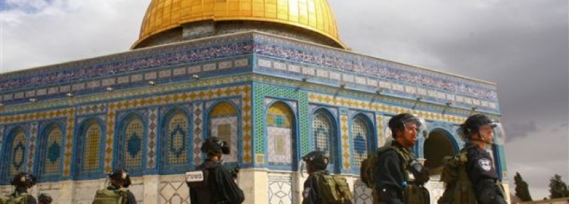 قوة عسكرية نسائية تقتحم الأقصى لقمع المرابطات