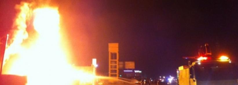 أراد إحراق عنكبوت فأحرق محطة بنزين