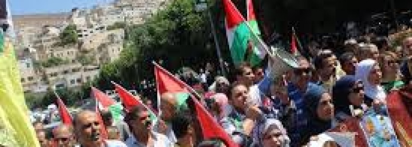 وقفة تضامنية نصرة للأسرى المضربين في نابلس