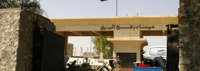 فلسطينيون عالقون يناشدون مصر فتح معبر رفح