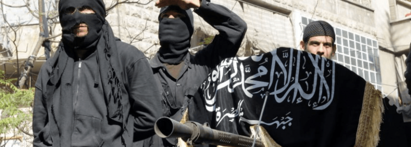 معارضون سوريون دربتهم أمريكا يسلمون أنفسهم لـ