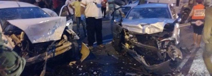 اصابات بحادث بين مركبتين فلسطينية واسرائيلية جنوب نابلس