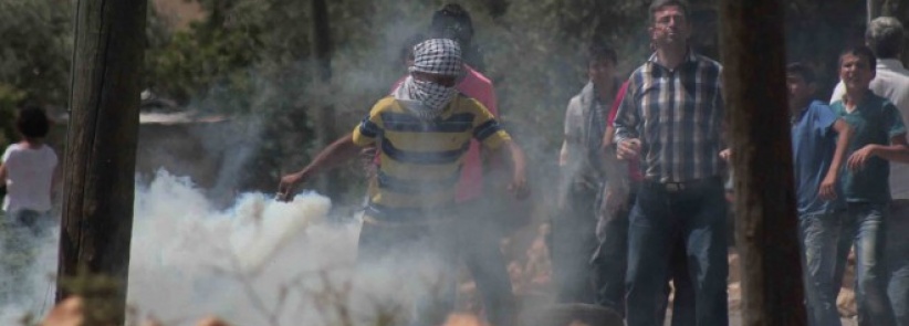 الاحتلال يعتقل شابا وفتى بمواجهات في بيت أمر شمال الخليل