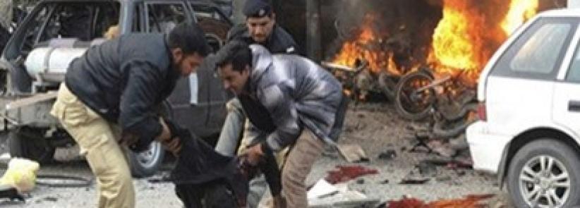 مقتل وإصابة 29 شخصا جراء تفجير انتحاري استهدف سيارة شرطة في باكستان