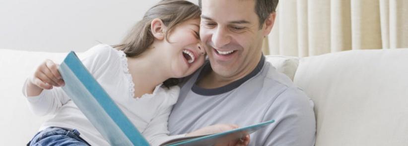 هل يعلم طفلك أنك تحبه؟ تعلَّم كيف تتحدث لغات الحب الـ5 مع أبنائك