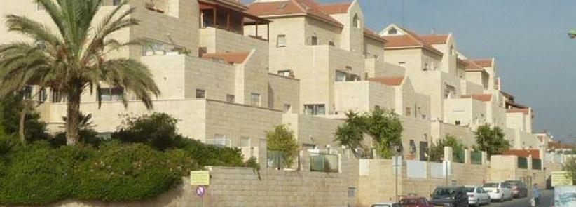 الخليل- تجميد بناء 31 وحدة استيطانية في المحطة القديمة