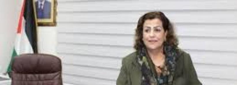 الاحتلال يمنع عضو المجلس الثوري لفتح سلوى هديب من زيارة قطاع غزة