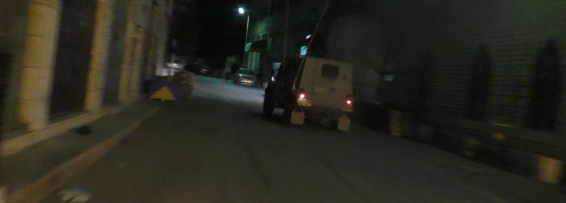 اختناقات ببيت أمر وإخطار بهدم صرح شهيد بالخليل