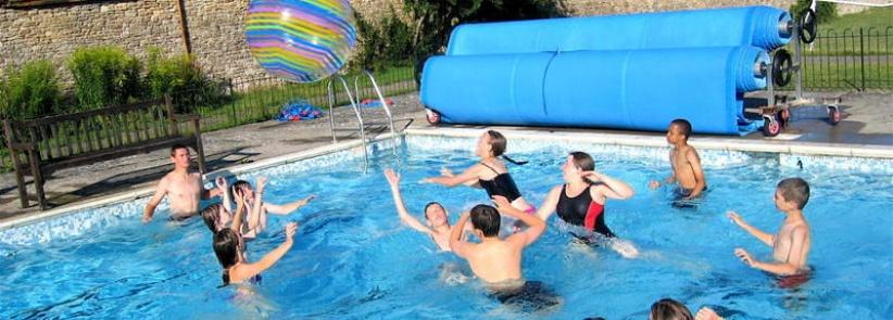 طبيب: مياه حمامات السباحة قد تؤدي إلى الوفاة