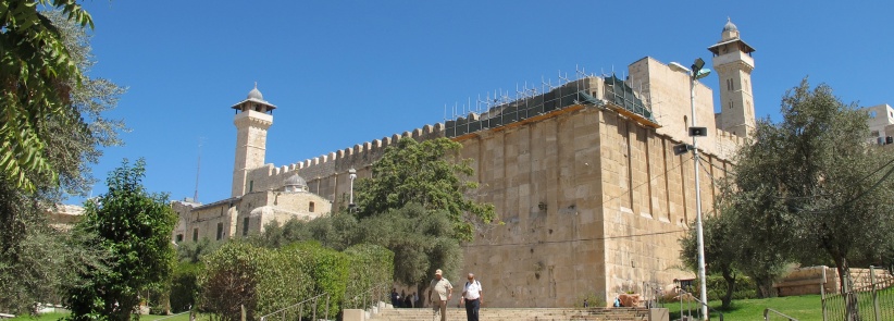 الخليل: الاحتلال يعتقل فتاة في البلدة القديمة ويغلق الحرم الإبراهيمي