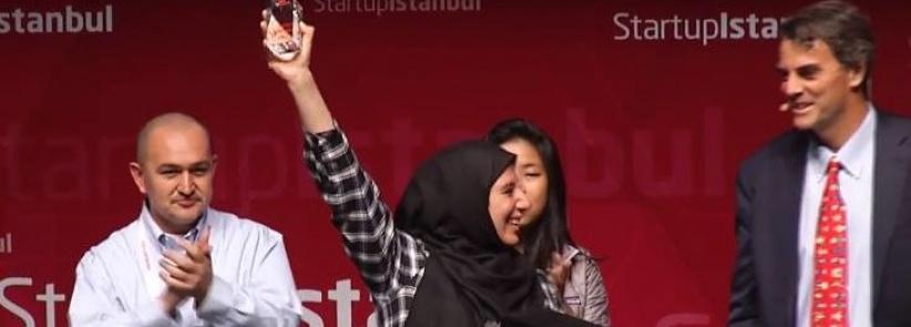 نور الخضري تمثل فوز فلسطين بالمرتبة الثانية في ستارت أب اسطنبول